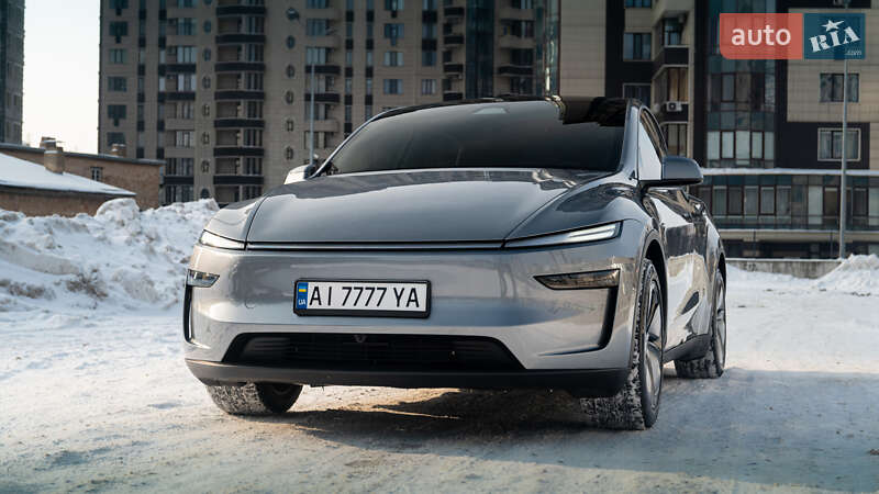 Внедорожник / Кроссовер Tesla Model Y 2025 в Киеве