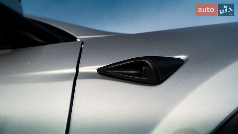 Внедорожник / Кроссовер Tesla Model Y 2025 в Киеве