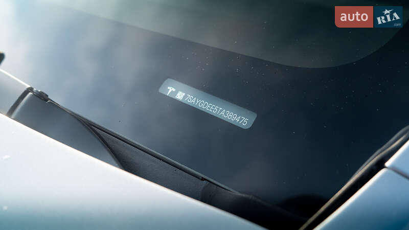 Внедорожник / Кроссовер Tesla Model Y 2025 в Киеве