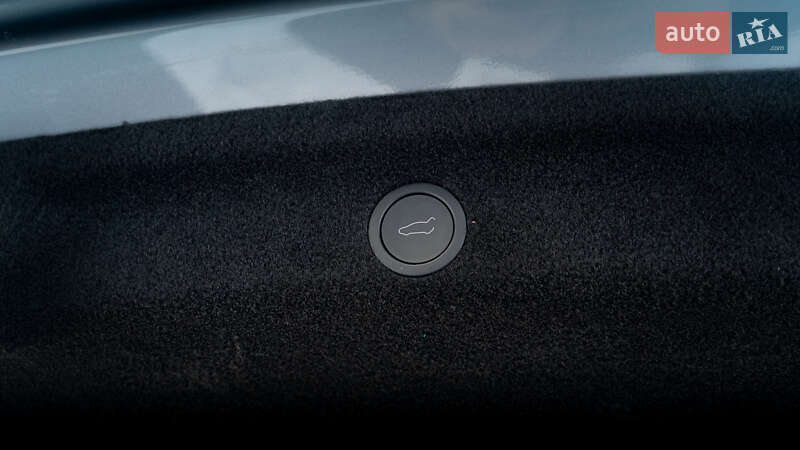 Внедорожник / Кроссовер Tesla Model Y 2025 в Киеве