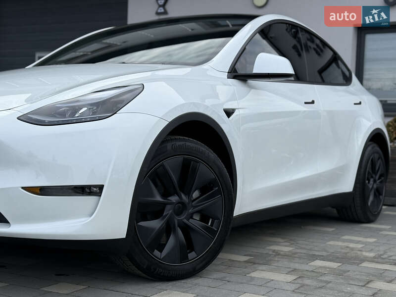 Внедорожник / Кроссовер Tesla Model Y 2024 в Дрогобыче