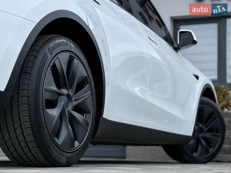 Внедорожник / Кроссовер Tesla Model Y 2024 в Дрогобыче