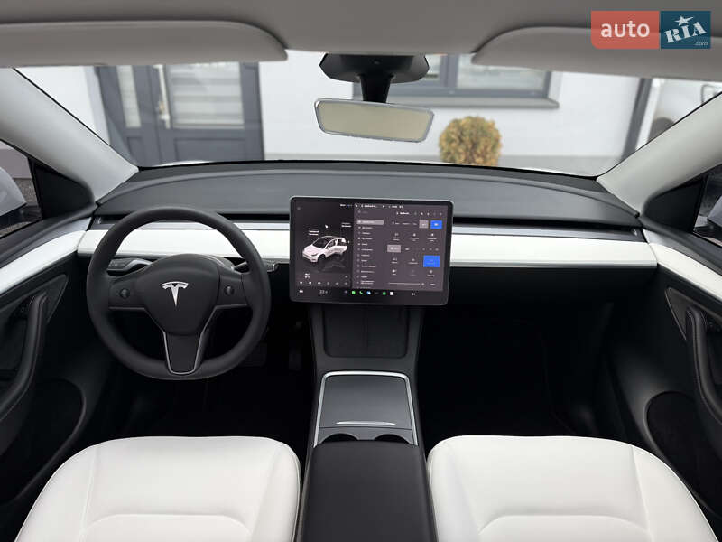 Внедорожник / Кроссовер Tesla Model Y 2024 в Дрогобыче