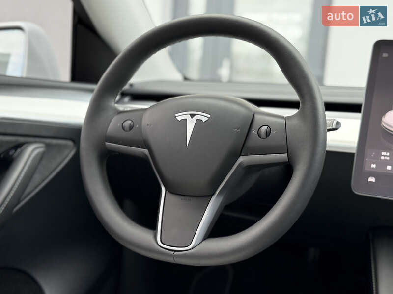 Внедорожник / Кроссовер Tesla Model Y 2024 в Дрогобыче