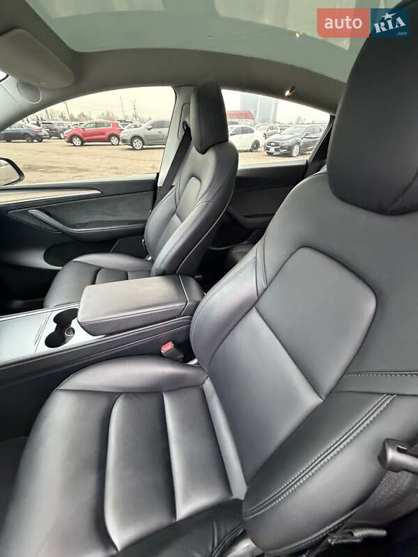 Внедорожник / Кроссовер Tesla Model Y 2023 в Киеве