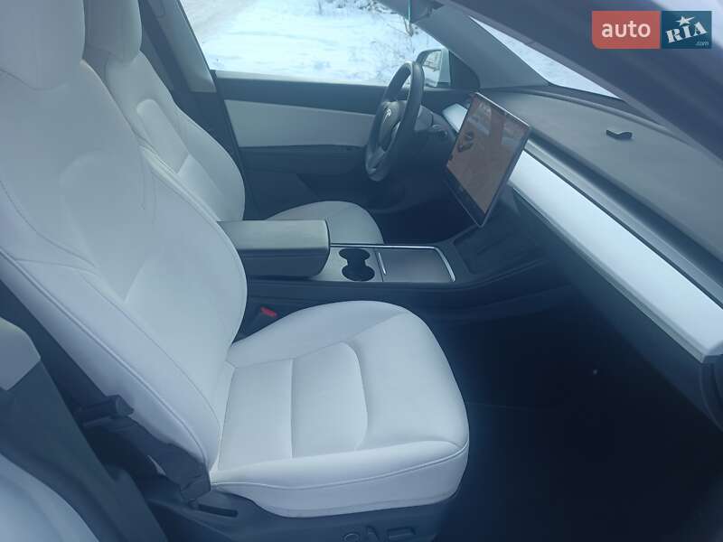 Внедорожник / Кроссовер Tesla Model Y 2021 в Чернигове