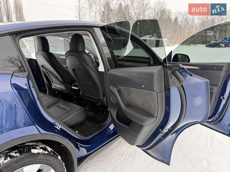 Внедорожник / Кроссовер Tesla Model Y 2023 в Звягеле