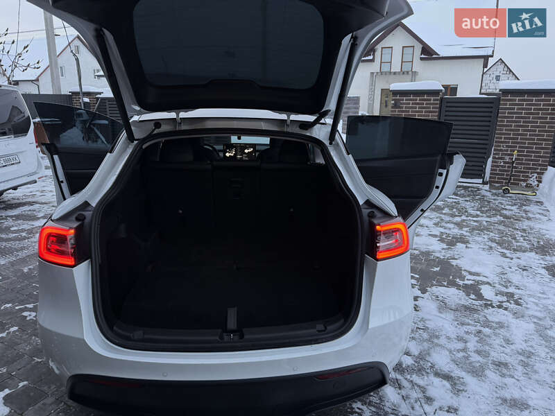 Внедорожник / Кроссовер Tesla Model Y 2021 в Луцке