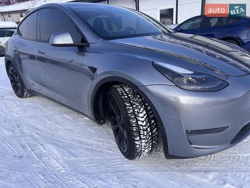 Позашляховик / Кросовер Tesla Model Y 2024 в Києві
