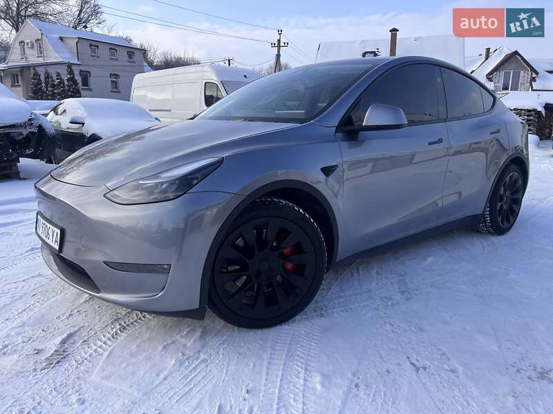 Позашляховик / Кросовер Tesla Model Y 2024 в Києві