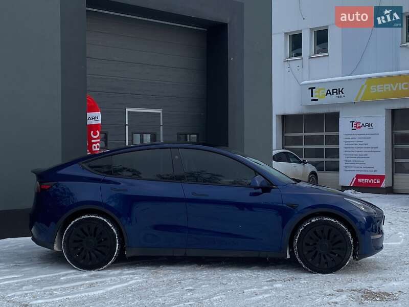 Внедорожник / Кроссовер Tesla Model Y 2024 в Киеве