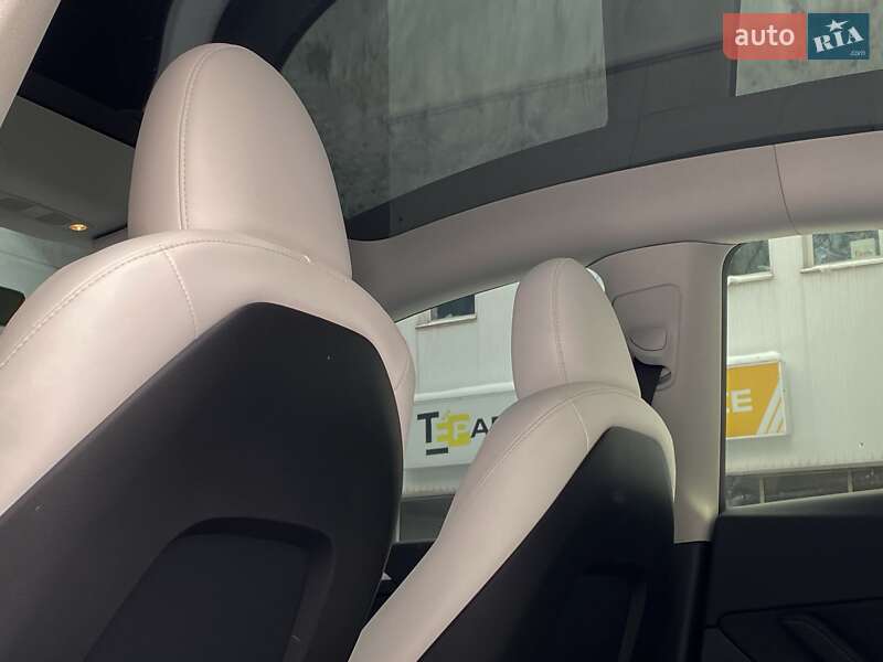 Внедорожник / Кроссовер Tesla Model Y 2024 в Киеве