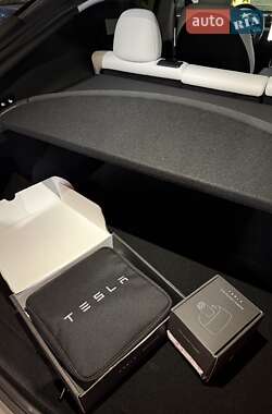 Внедорожник / Кроссовер Tesla Model Y 2025 в Киеве