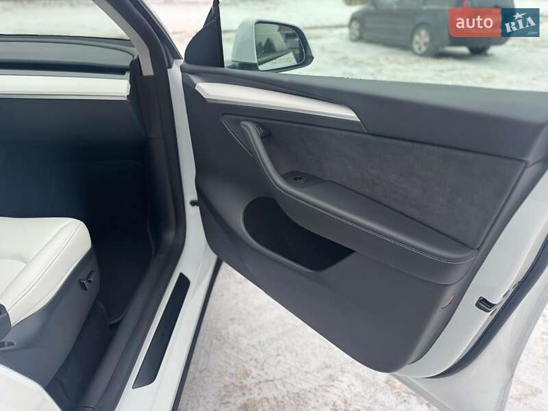 Внедорожник / Кроссовер Tesla Model Y 2024 в Требухове