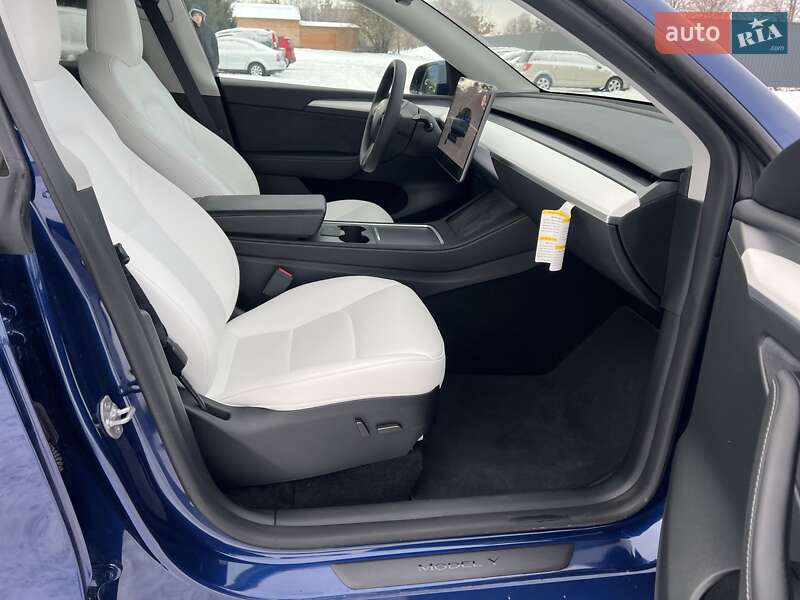 Внедорожник / Кроссовер Tesla Model Y 2025 в Богуславе