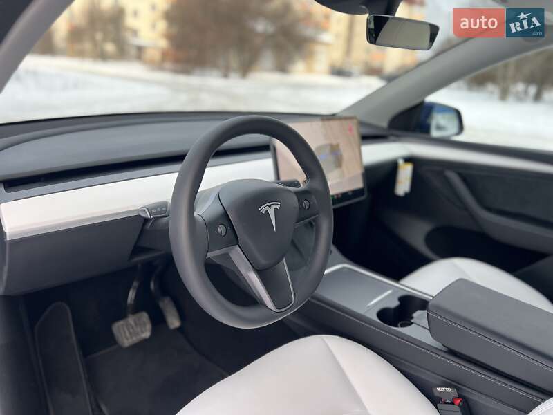 Внедорожник / Кроссовер Tesla Model Y 2025 в Богуславе