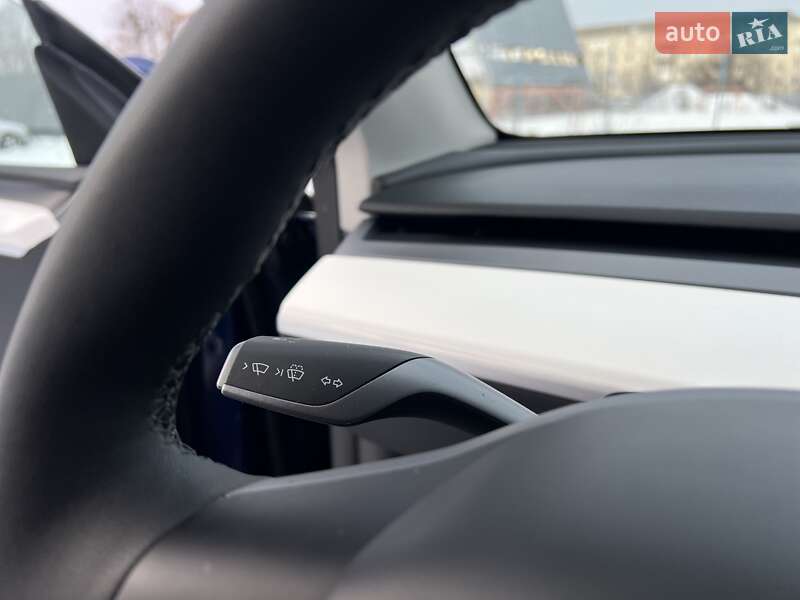 Внедорожник / Кроссовер Tesla Model Y 2025 в Богуславе