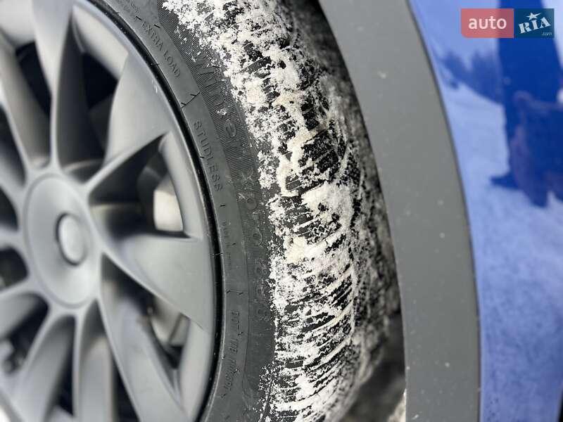 Внедорожник / Кроссовер Tesla Model Y 2025 в Богуславе