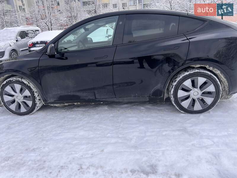 Внедорожник / Кроссовер Tesla Model Y 2023 в Киеве