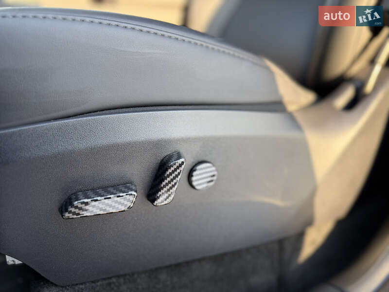 Внедорожник / Кроссовер Tesla Model Y 2024 в Львове