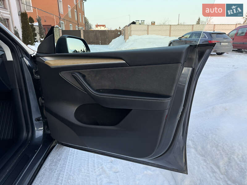 Внедорожник / Кроссовер Tesla Model Y 2022 в Стрые