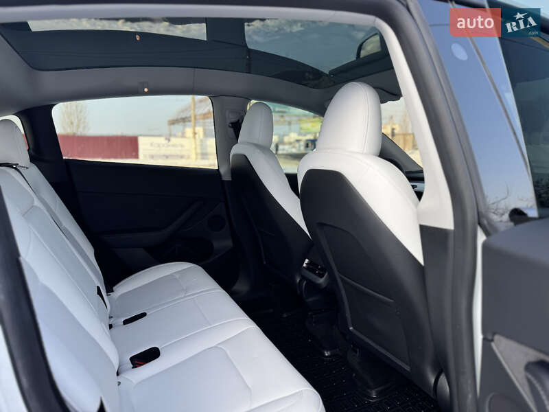 Позашляховик / Кросовер Tesla Model Y 2023 в Харкові