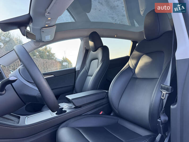 Внедорожник / Кроссовер Tesla Model Y 2023 в Стрые