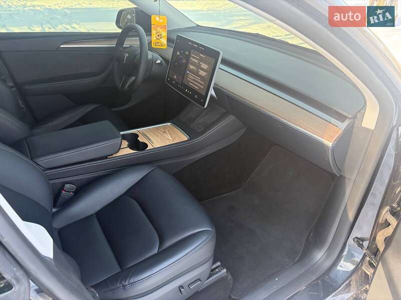 Внедорожник / Кроссовер Tesla Model Y 2024 в Днепре