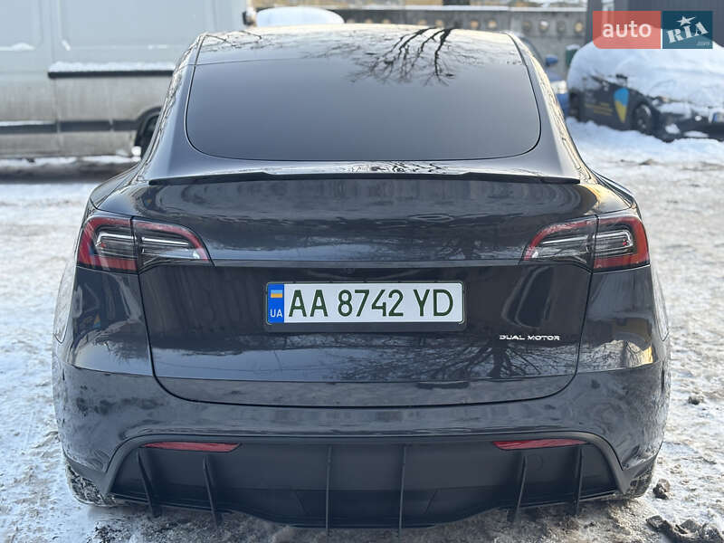 Внедорожник / Кроссовер Tesla Model Y 2024 в Киеве