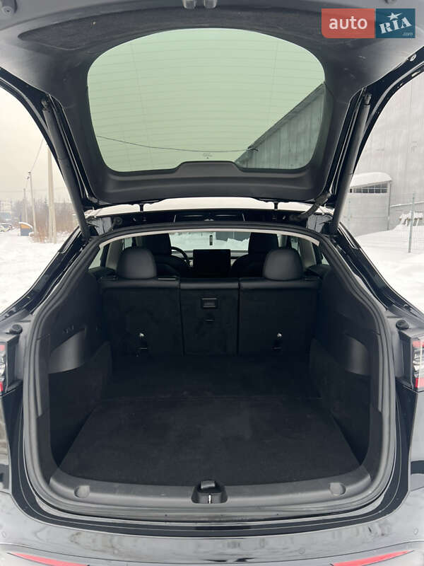 Внедорожник / Кроссовер Tesla Model Y 2021 в Ивано-Франковске