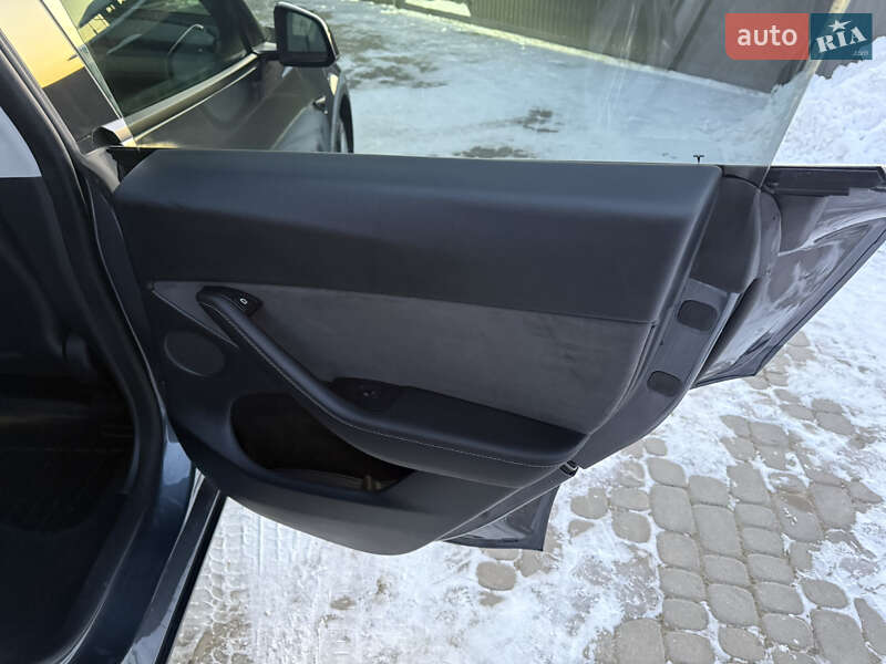 Внедорожник / Кроссовер Tesla Model Y 2022 в Львове