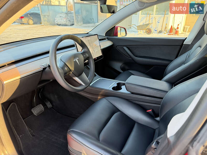Внедорожник / Кроссовер Tesla Model Y 2021 в Луцке