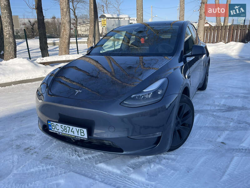 Tesla Model Y 2023