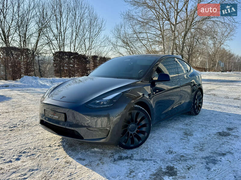 Внедорожник / Кроссовер Tesla Model Y 2024 в Киеве