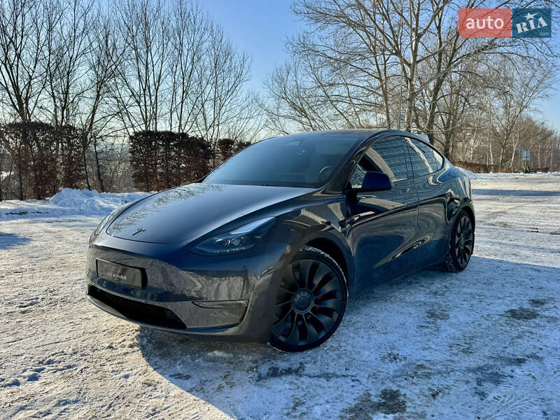 Внедорожник / Кроссовер Tesla Model Y 2024 в Киеве