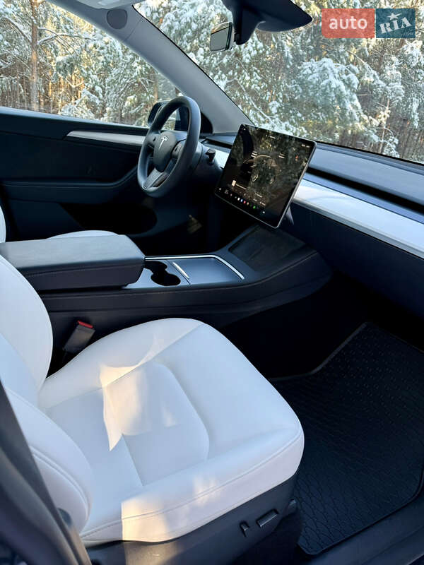 Внедорожник / Кроссовер Tesla Model Y 2024 в Броварах