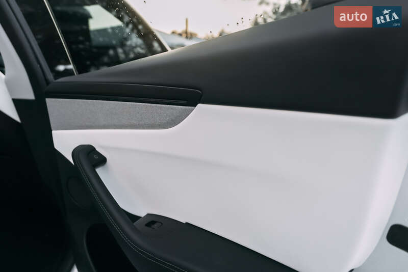 Внедорожник / Кроссовер Tesla Model Y 2025 в Киеве фото 35 Внедорожник / Кроссовер Tesla Model Y 2025 в Киеве