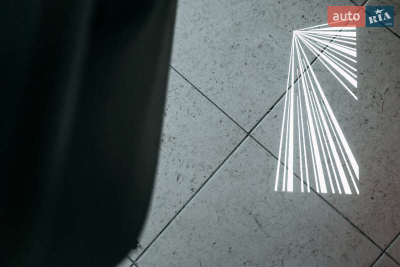 Внедорожник / Кроссовер Tesla Model Y 2025 в Киеве фото 40 Внедорожник / Кроссовер Tesla Model Y 2025 в Киеве