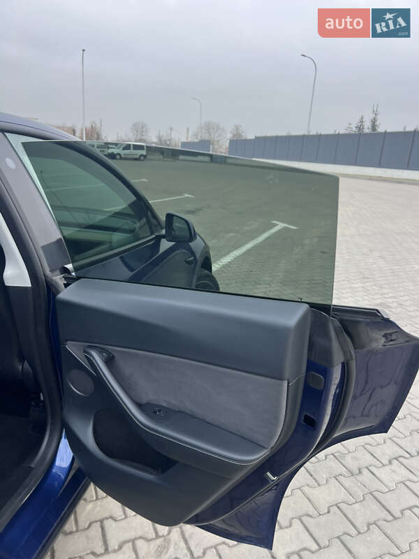 Позашляховик / Кросовер Tesla Model Y 2023 в Луцьку
