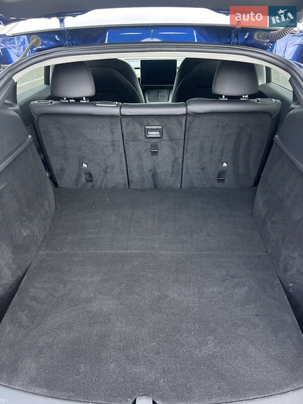 Позашляховик / Кросовер Tesla Model Y 2023 в Луцьку