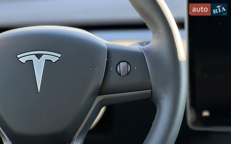 Позашляховик / Кросовер Tesla Model Y 2022 в Львові