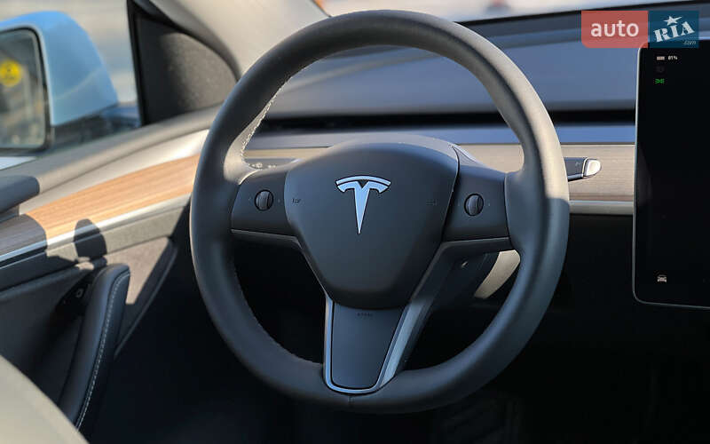 Позашляховик / Кросовер Tesla Model Y 2022 в Львові