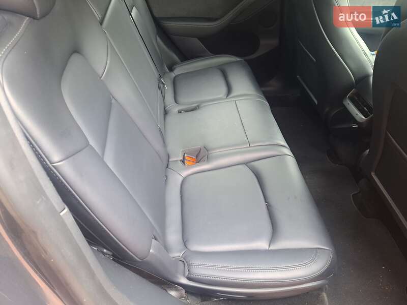 Внедорожник / Кроссовер Tesla Model Y 2023 в Киеве