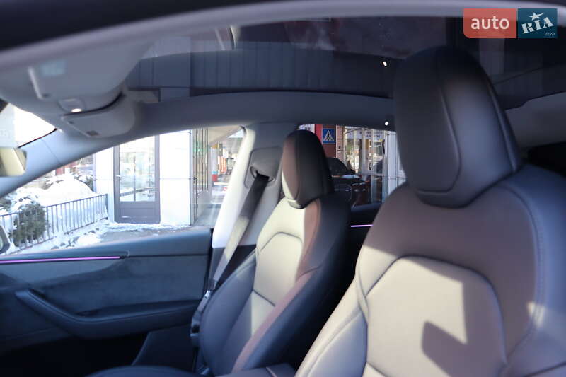 Внедорожник / Кроссовер Tesla Model Y 2025 в Львове фото 12 Внедорожник / Кроссовер Tesla Model Y 2025 в Львове