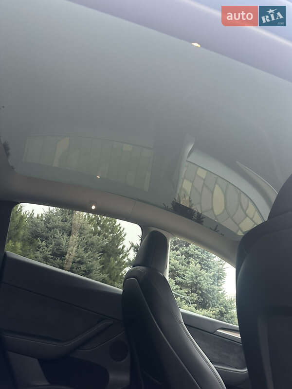 Позашляховик / Кросовер Tesla Model Y 2024 в Дніпрі