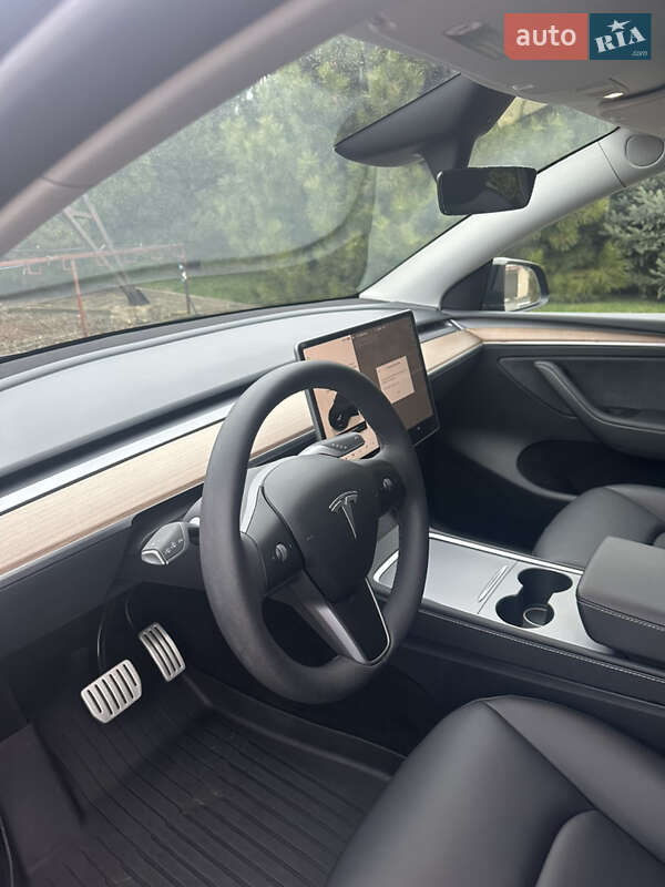 Позашляховик / Кросовер Tesla Model Y 2024 в Дніпрі