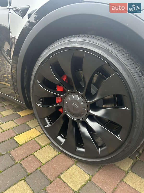 Позашляховик / Кросовер Tesla Model Y 2024 в Дніпрі