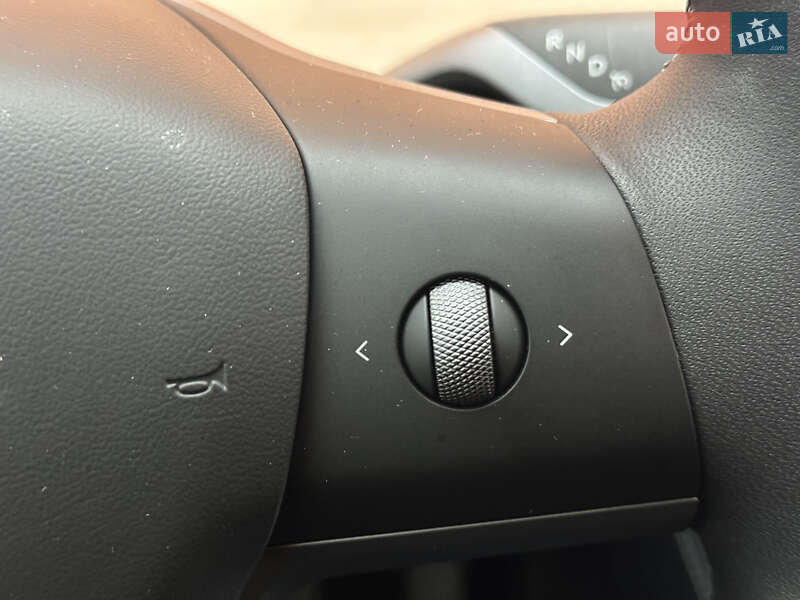 Внедорожник / Кроссовер Tesla Model Y 2024 в Киеве фото 20 Внедорожник / Кроссовер Tesla Model Y 2024 в Киеве