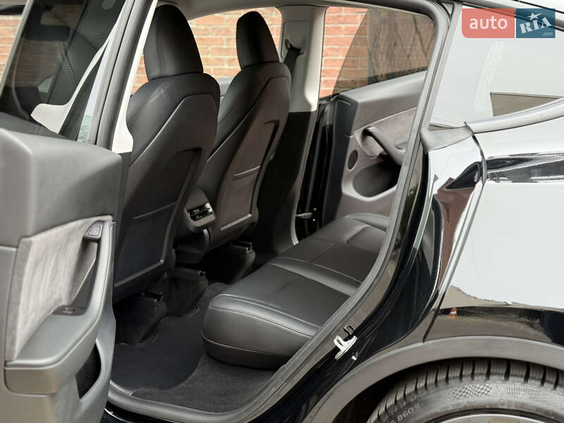 Позашляховик / Кросовер Tesla Model Y 2023 в Києві фото 41 Позашляховик / Кросовер Tesla Model Y 2023 в Києві