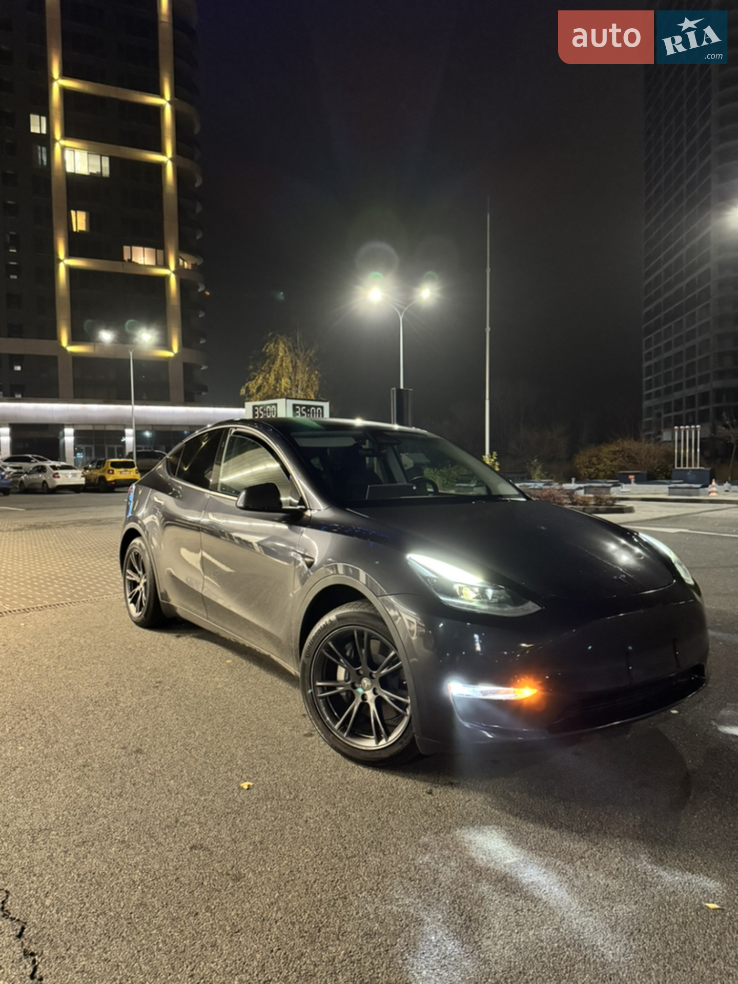 2024 Tesla Model Y - мініатюра 3